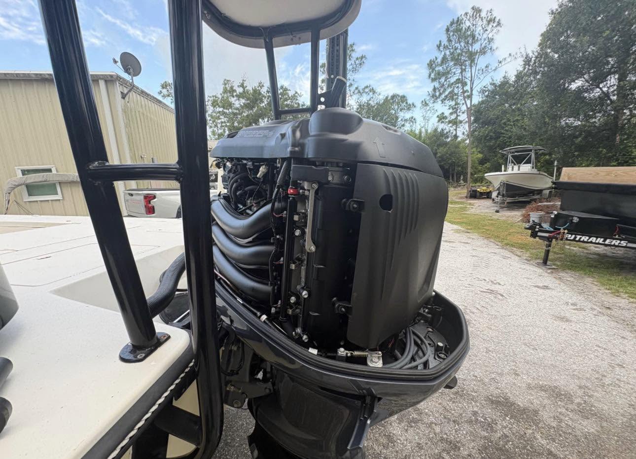 2017 Yamaha VMAX SHO 225 HP 4-Stroke 25″ (L) - Image 4