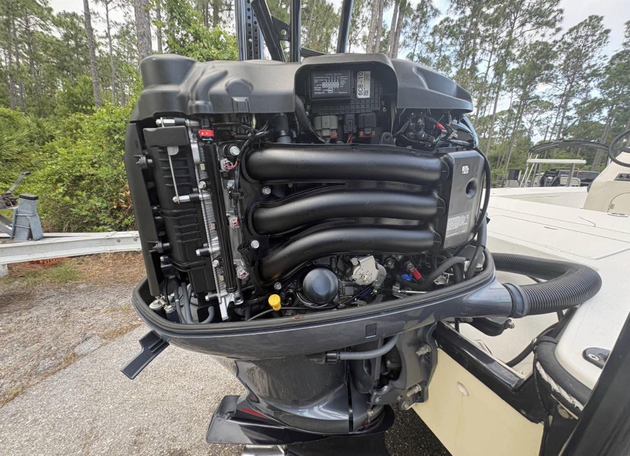 2017 Yamaha VMAX SHO 225 HP 4-Stroke 25″ (L) - Image 5